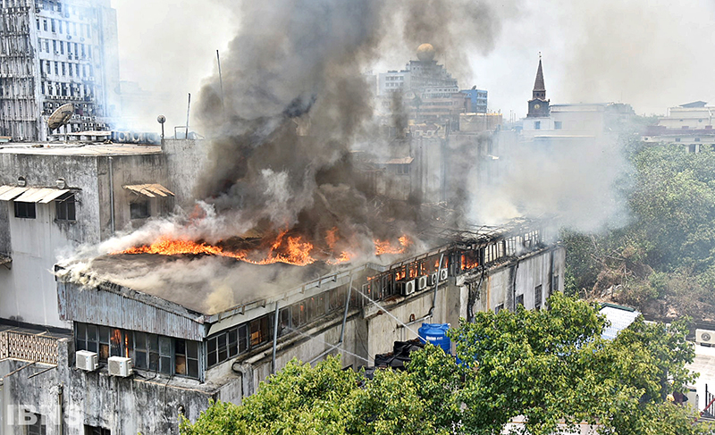Kolkata: Fire breaks out at multi-storey building near Raj Bhavan