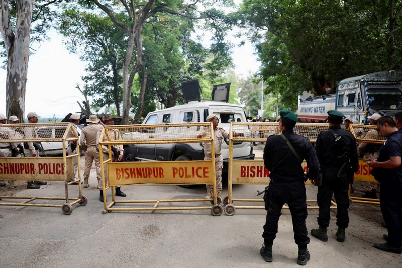 Rahul Gandhi stopped by Manipur Police in Bishnupur