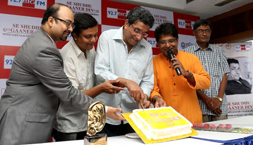 Sabyasachi Chakraborty and 92.7 Big FM celebrate award win