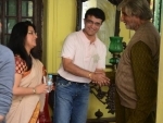 Sourav visits Big B on sets of 'Piku' 