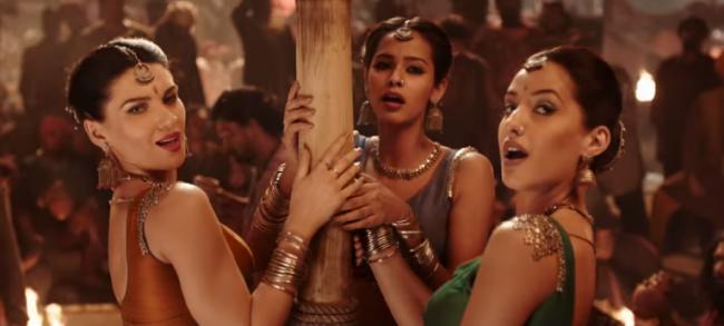 Scarlett Wilson sizzles on-screen in 'Baahubali'