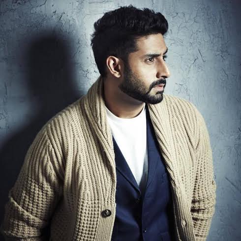 Abhishek Bachchan meets 15 lucky fans to celebrate his 15 years in industry