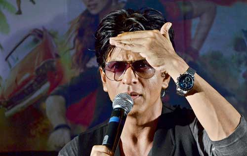 SRK goes shirtless to thank fans