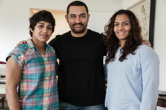 Aamir meets the Phogat sisters