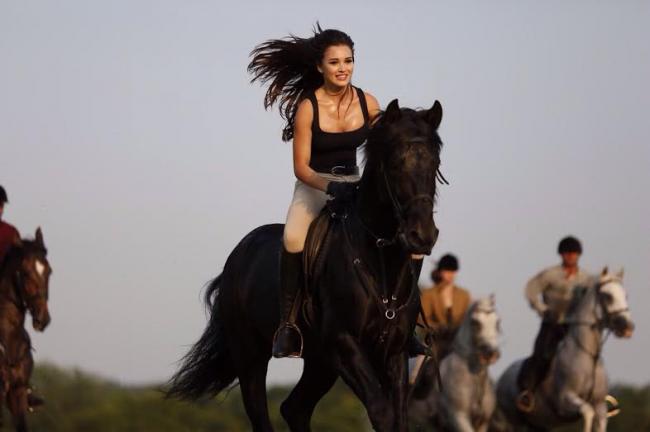 Amy Jackson rides in style