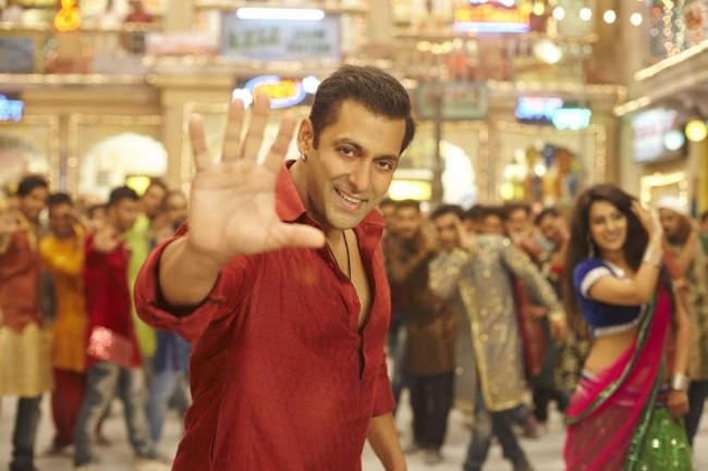 Salman releases the song 'Zindagi Kuch Toh Bata' for Bajrangi Bhaijaan fans