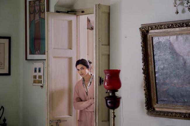 Deepika Padukone gets rave reviews for 'Tamasha'