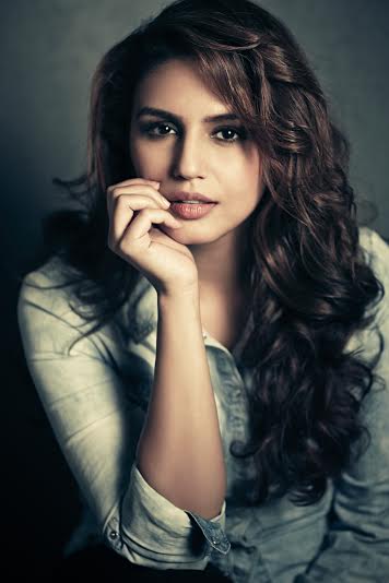 Huma Qureshi asks for Eid gift from her dad in advance
