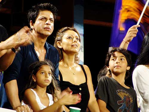  SRK thanks Gauri Khan on 24 years of togetherness