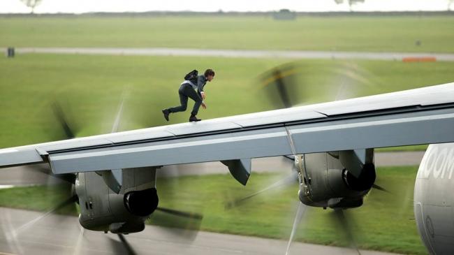 Tom Cruise performs difficult stunt in 'Mission: Impossible-Rogue Nation'