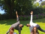 Akshay Kumar, Twinkle Khanna performs yoga