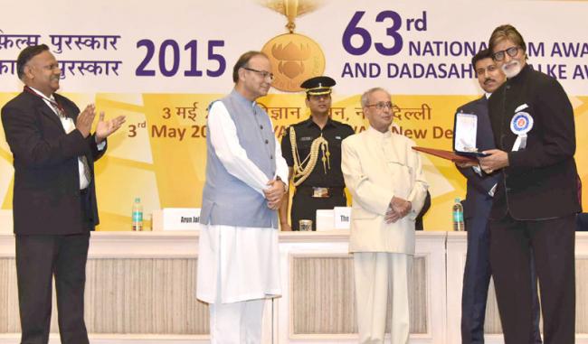 Amitabh Bachchan, Kangana Ranaut receive National Awards 