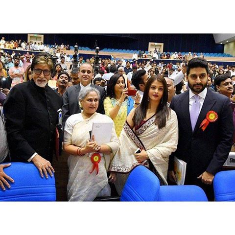 Abhishek celebrates father Amitabh Bachchan's success