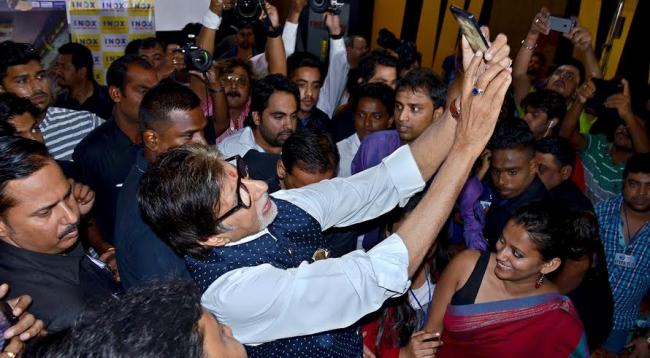 Amitabh Bachchan promotes 'TE3N' in Kolkata