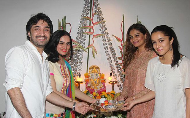 Shraddha Kapoor celebrating ganpati with family at her residence.