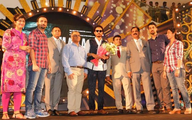 Irrfan Khan promotes 'Madaari' at Thane mall