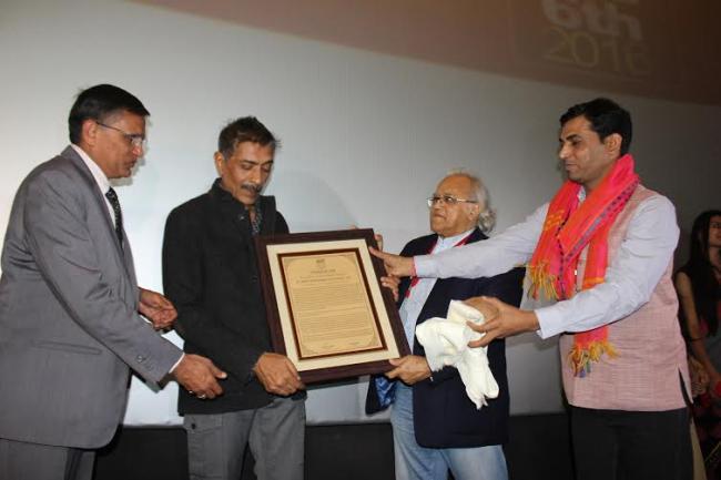 Prakash Jha gets royal felicitation at Jaipur International Film Festival