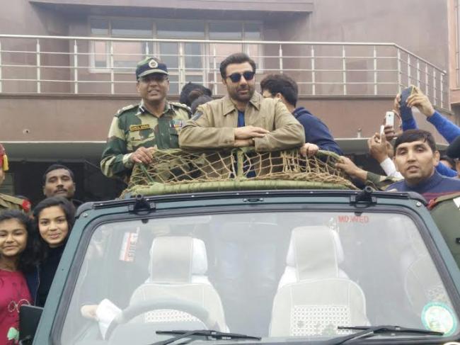Sunny Deol recently visits BSF camp in Delhi