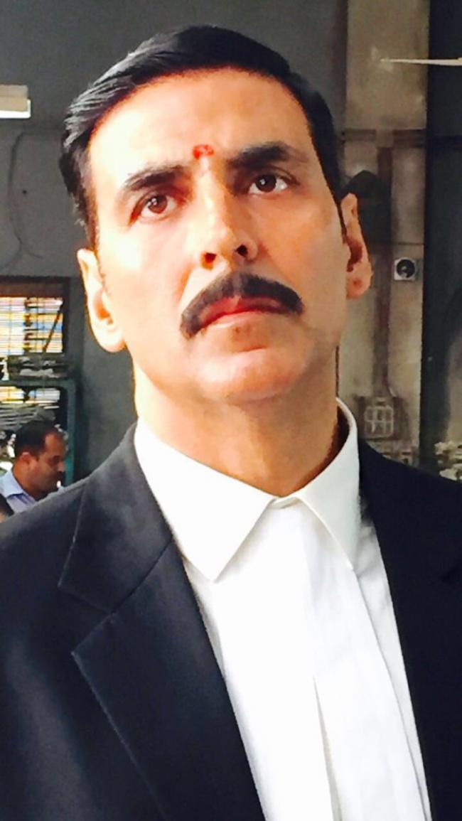 Akshay Kumar shares first look from his movie Jolly LLB2