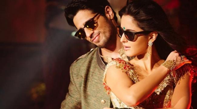'Kala Chashma' fever hits colleges fests