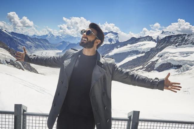 Ranveer Singh Supports First Time Producer Zoya Akhtar as Gully Boy