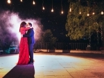 Surveen Chawla marries Akshay Thakker, shares image on Twitter