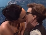 Gal Gadot kisses Kate McKinnon in SNL spoof