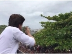 SRK posts video, greets fans on Eid