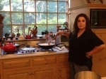 Farah Khan busy at her kitchen, cooking for friends