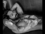 Shahid Kapoor shares shirtless image on social media