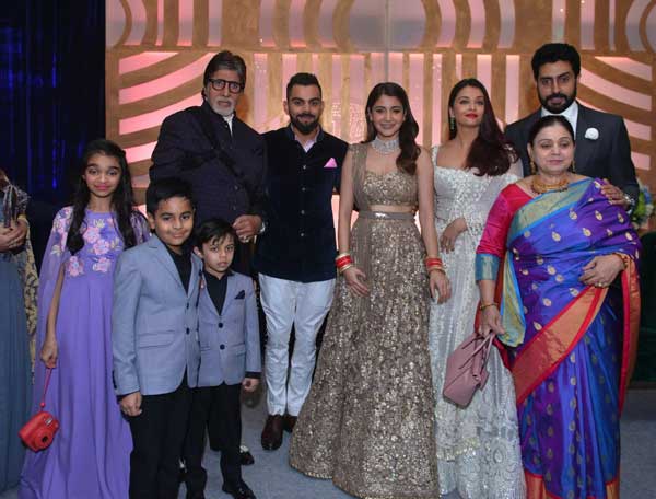 Amitabh Bachchan meets Indian cricketers during Virushka's reception in Mumbai