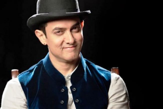 Aamir greets Big B on birthday, call himself the latter's biggest fan