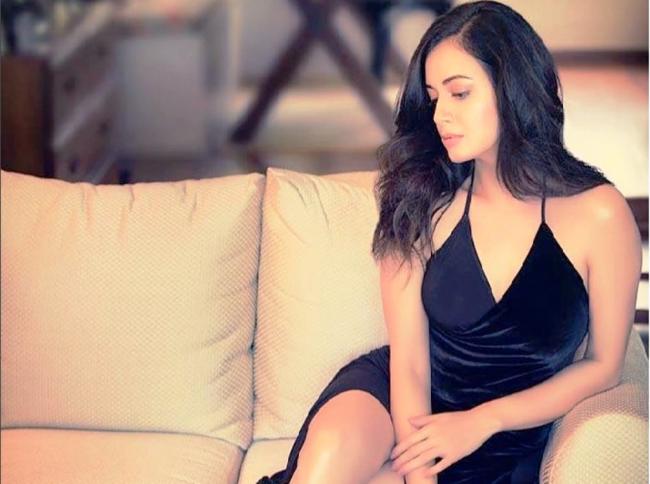 Dia Mirza looking gorgeous in black dress, posts images on social media 