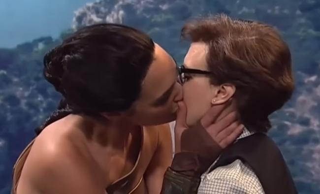 Gal Gadot kisses Kate McKinnon in SNL spoof