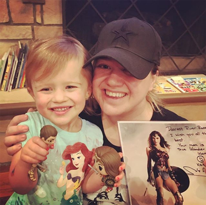 Gal Gadot gifts 'Wonder Woman' figurines to singer Kelly Clarkson, her daughter