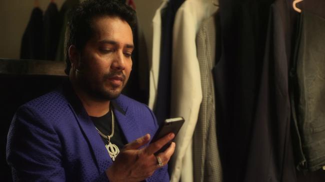 Mika Singh shows his love for Tupac in his new song â€˜2 Shotsâ€™ 
