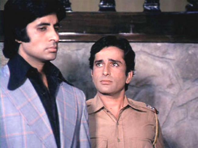 Amitabh Bachchan 'babbua' pays tribute to late Shashi Kapoor