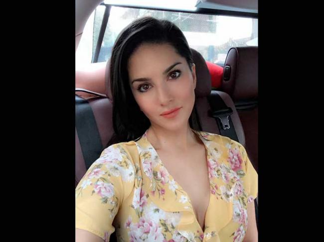 Sunny Leone looks gorgeous in yellow