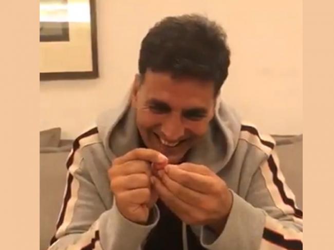 Akshay Kumar threads a needle as part of Sui Dhaaga challenge, shares video online
