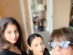 Shah Rukh Khan takes selfie with daughter Suhana and wife Gauri in NYC, posts on social media 