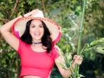 Sunny Leone shares gorgeous image wearing her cool hat