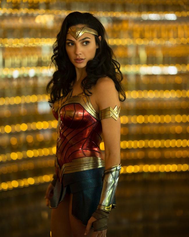 Gal Gadot unveils her Wonder Woman 2 look