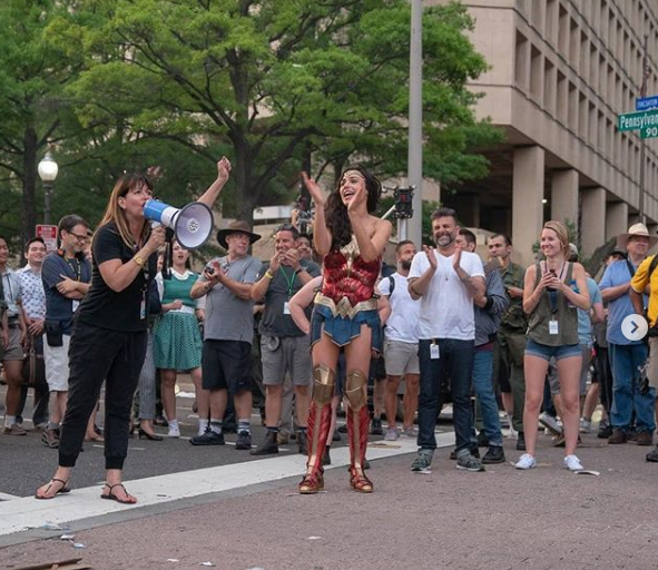 Gal Gadot wraps up shooting for her second Wonder Woman movie