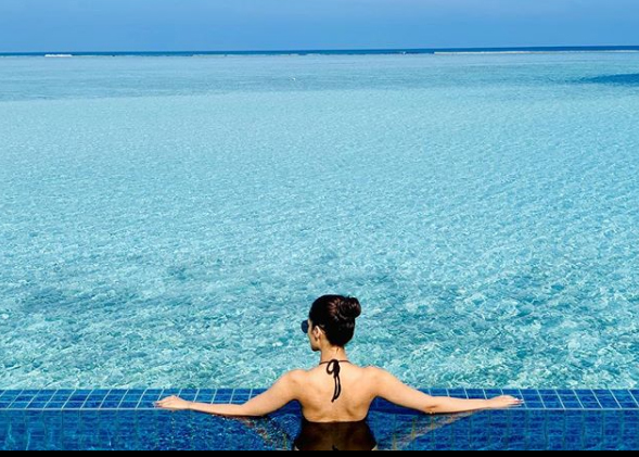 Kriti Sanon is enjoying her holiday in Maldives