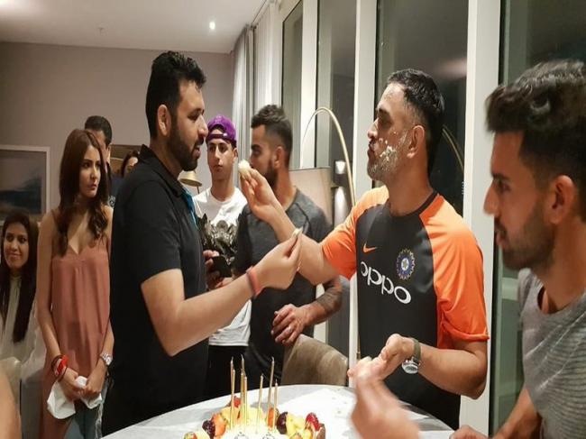 Anushka Sharma's face in Dhoni's birthday celebration grabs Internet attention
