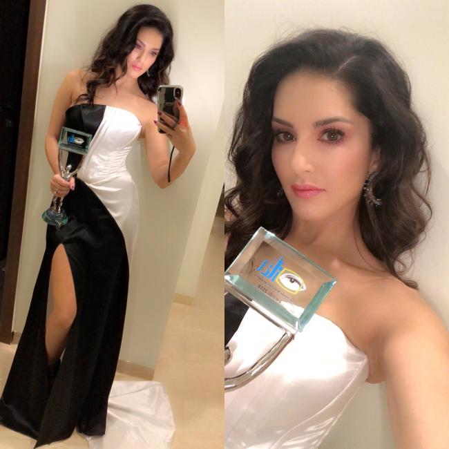 ITA Award: Sunny Leone shines in black and white strapless outfit 