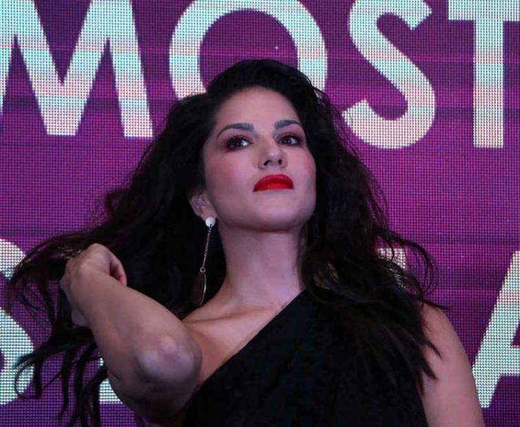 Tiktok fever grips Sunny Leone, shares video of herself dancing on a popular number on social media