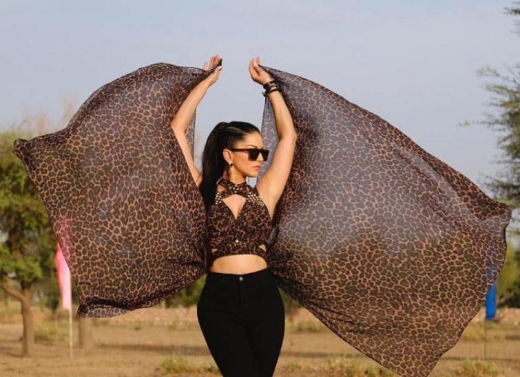 Batwoman: Sunny Leone shares yet another interesting image of herself