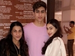 Sara Ali Khan wishes her fans on Dusshera by posting an image with Amrita, brother Ibrahim