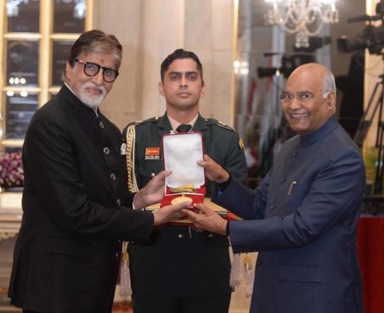 Amitabh Bachchan receives Dadasaheb Phalke Award from President Kovind